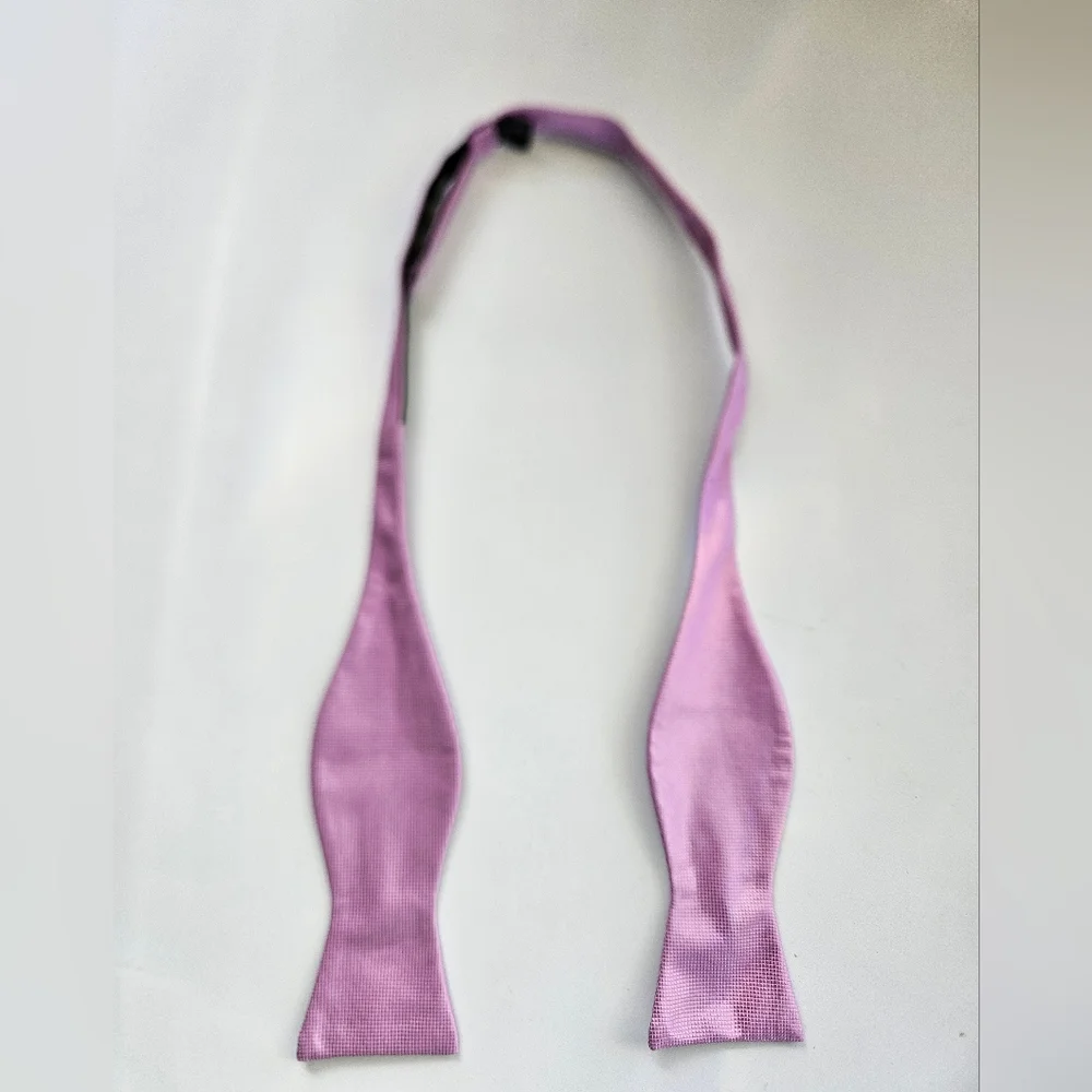Lavender Textured Silk Bow Tie